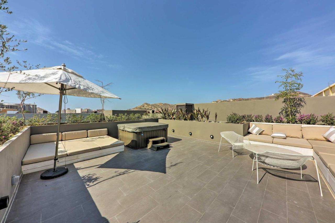 Upscale Cabo With Jacuzzi, Above Puerto Paraiso Apartment Cabo San Lucas