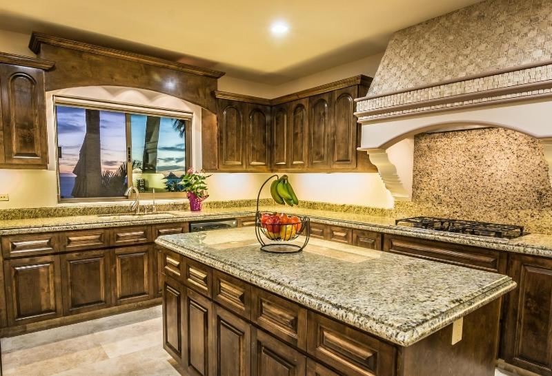 Cabo Hacienda With Private Pool And Rooftop Terrace!