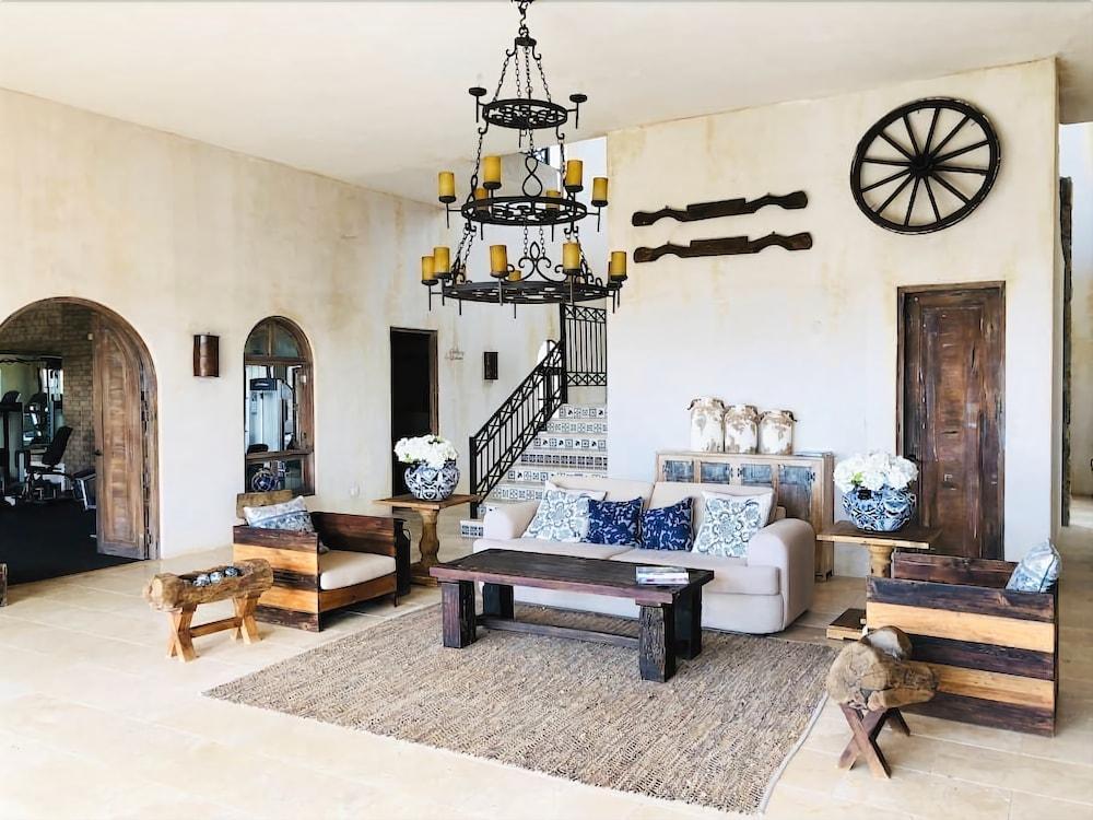 Luxury 3br 2 Bath Ocean View Apartment