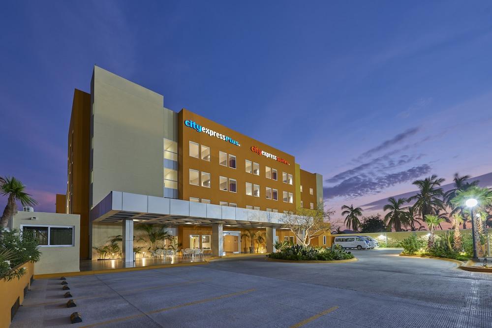 Express By Marriott Apartahotel 4*