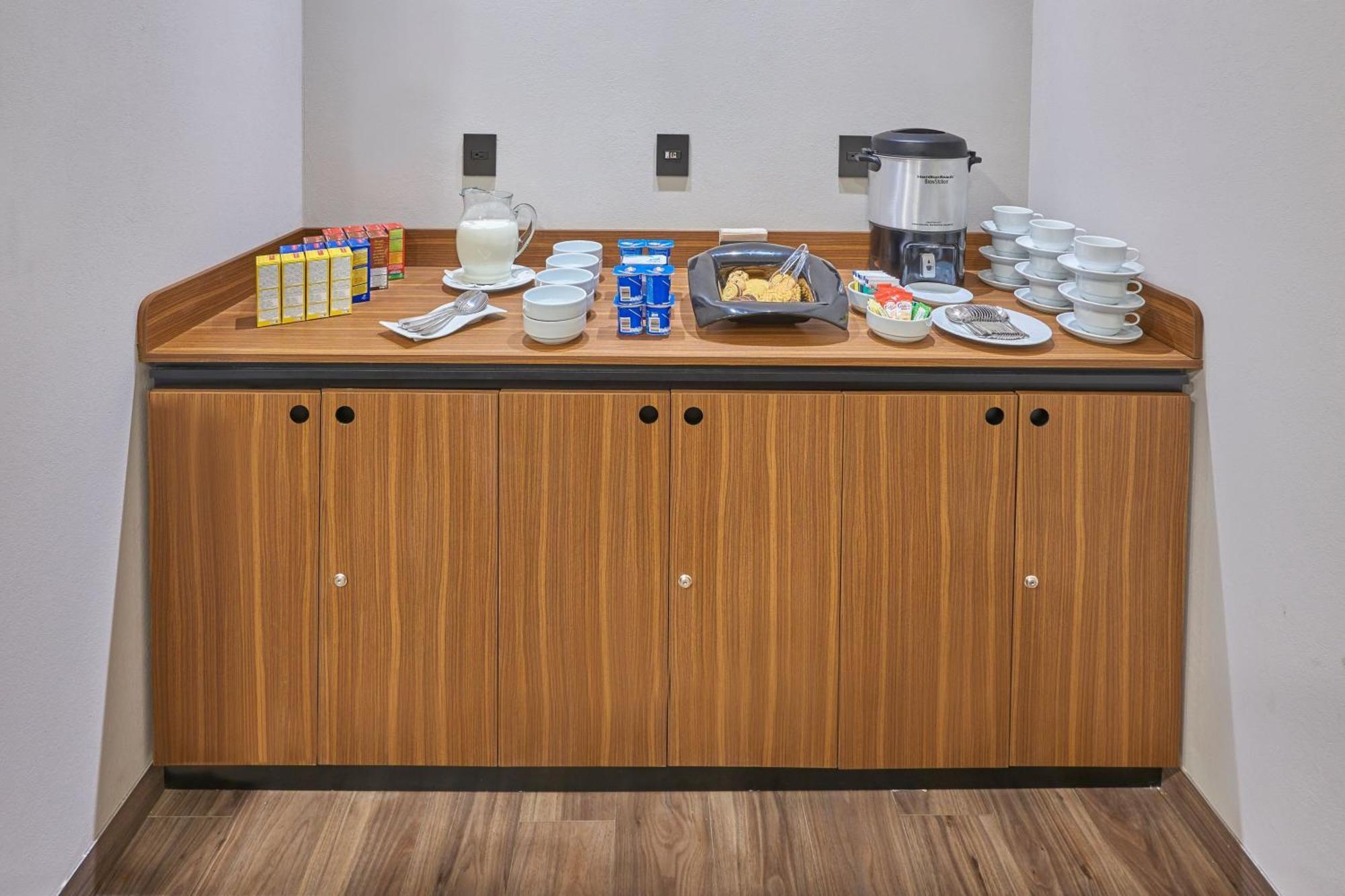 Express By Marriott Apartahotel