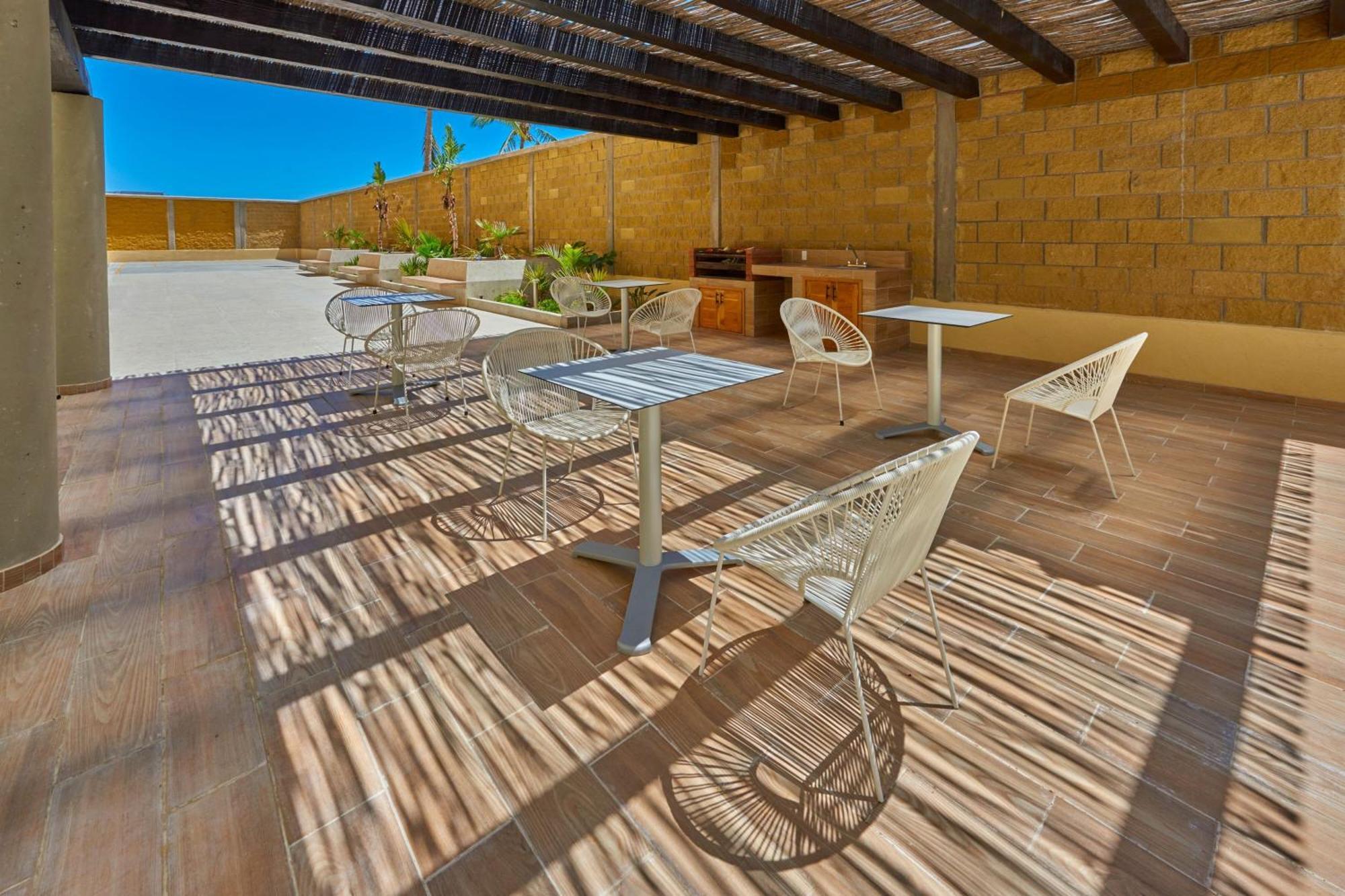 Apartahotel Express By Marriott Cabo San Lucas