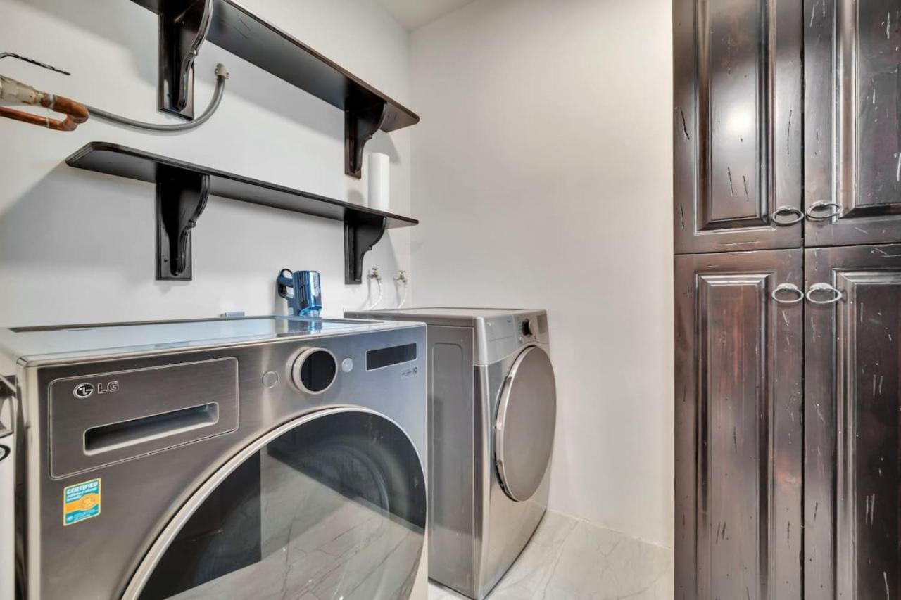 Completely Remodeled 2bd-2ba Plaza Bonita