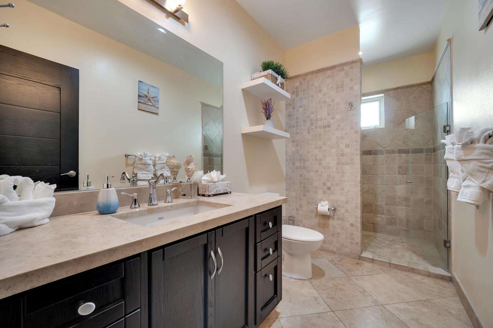 Upgrade Your Vacation In Style-exclusive Poolside Condo!