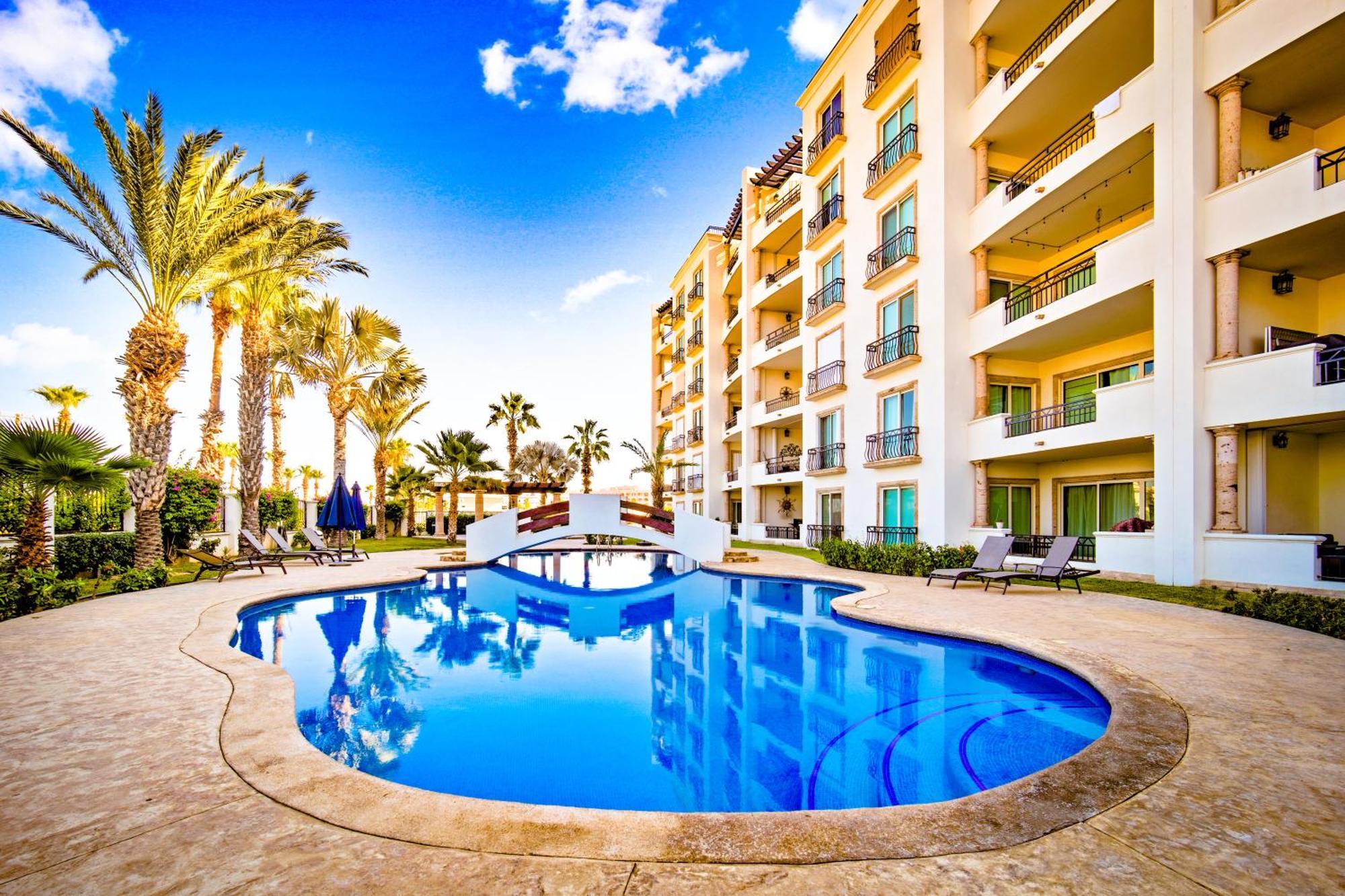 Upgrade Your Vacation In Style-exclusive Poolside Condo! Apartment