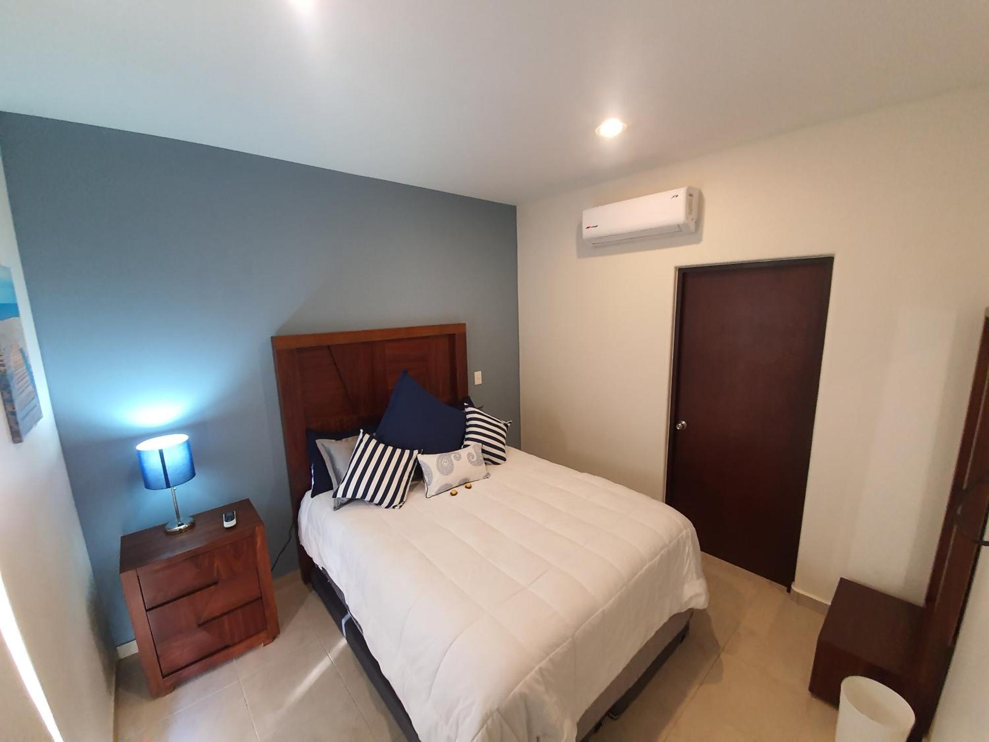 Apartment Bliss Retreat, Renovated With Rooftop Pool, Grill, And Game Night Vibes! *