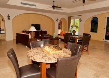 Lucero Villa Cabo San Lucas