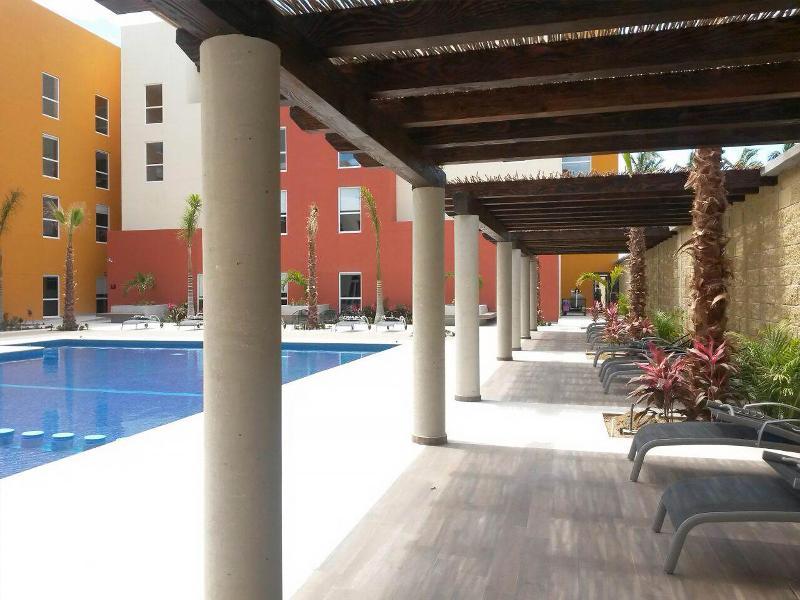 Express By Marriott Apartahotel Cabo San Lucas